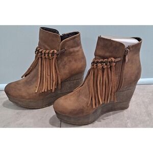 Sbicca Women's Wedge Boots Burnished Tan Faux Suede Size 7.5 with Fringe Detail